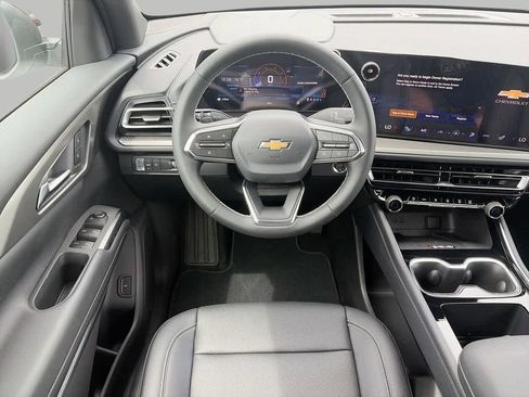 Used 2026 Chevrolet Traverse LT w/ Driver Confidence Package FWD image 12