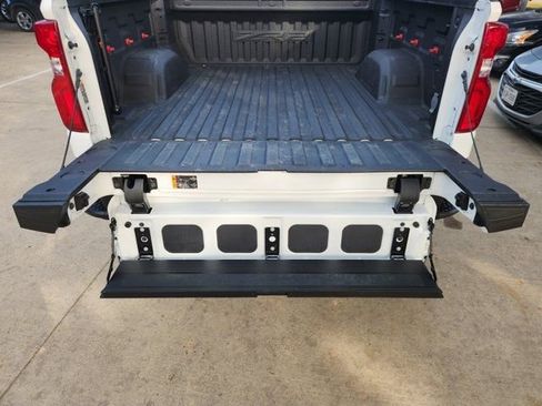 Used 2024 Chevrolet Silverado 1500 ZR2 image 34