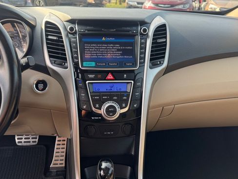 Used 2013 Hyundai Elantra GT w/ Tech Pkg FWD image 19
