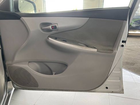 Used 2012 Toyota Corolla LE image 23