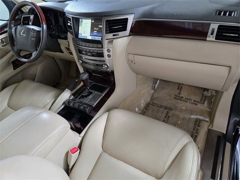 Used 2015 Lexus LX 570 4WD image 25