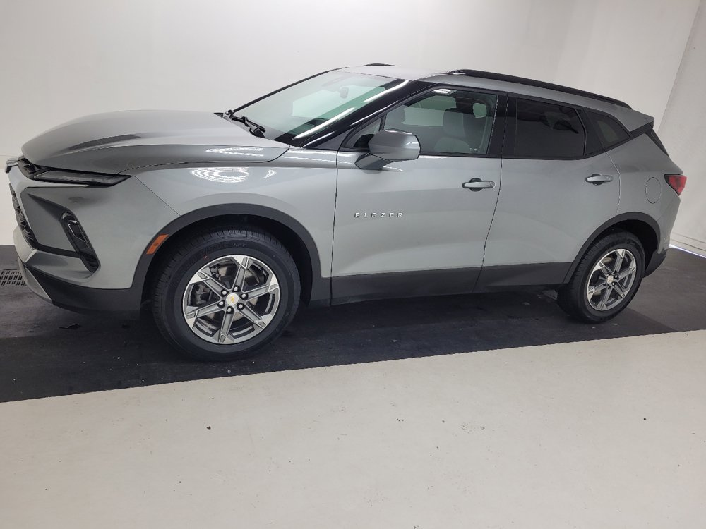 Used 2023 Chevrolet Blazer LT w/ Convenience Package FWD image 2