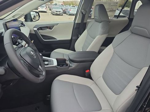 New 2025 Toyota RAV4 Limited image 15