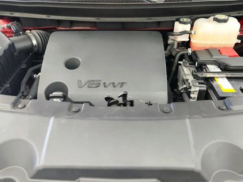 Used 2023 Chevrolet Traverse LT FWD image 20