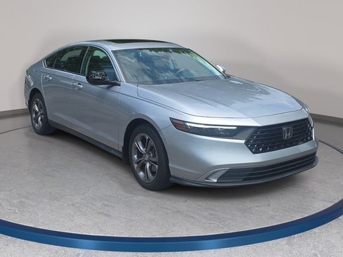 Used 2023 Honda Accord EX image 3
