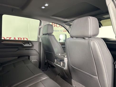 Used 2025 GMC Sierra 3500 Denali w/ Denali Reserve Package image 19