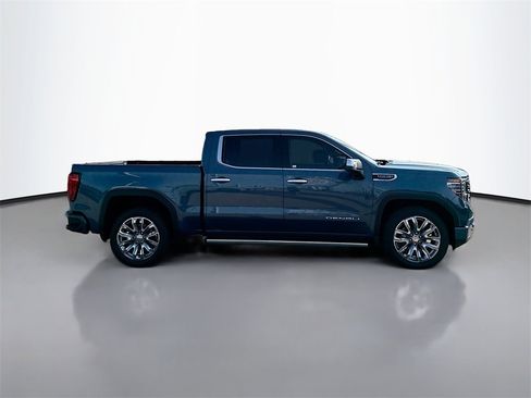 Used 2025 GMC Sierra 1500 Denali w/ Denali Reserve Package image 8