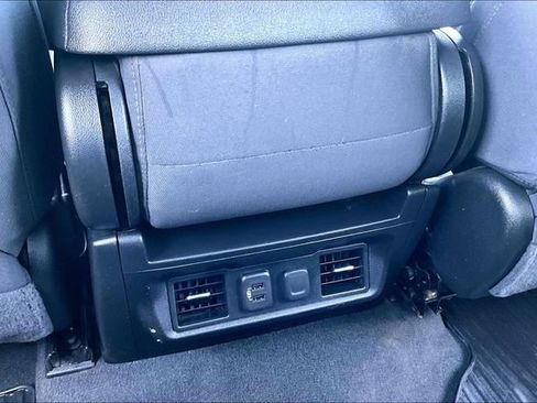 Used 2022 Chevrolet Silverado 2500 LT w/ Convenience Package image 11