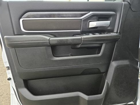 Used 2024 RAM 2500 Big Horn image 17