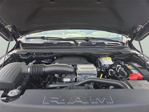 New 2026 RAM 1500 Laramie AWD/4WD image 31