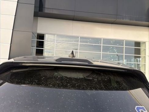 Used 2023 Land Rover Range Rover Velar R-Dynamic S image 10