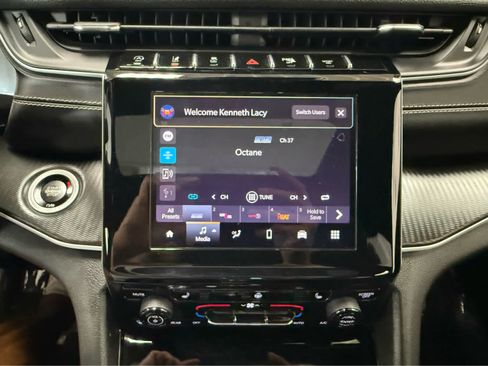 Used 2023 Jeep Grand Cherokee L Laredo AWD/4WD image 18