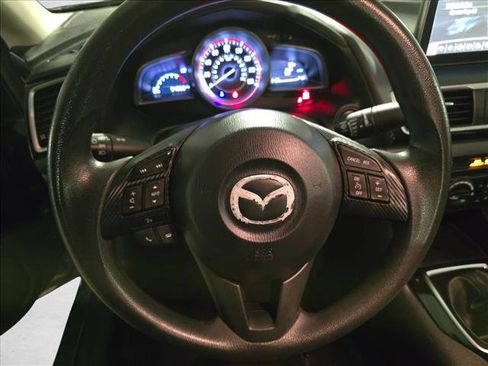 Used 2015 MAZDA MAZDA3 i Sport image 18