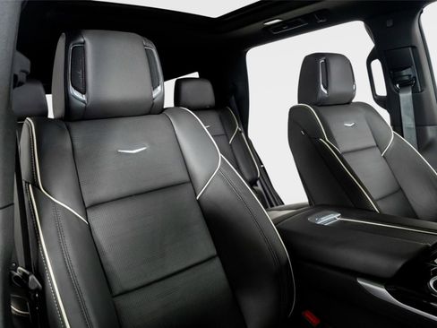 Used 2026 Cadillac Escalade Sport image 33