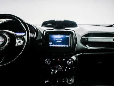 Used 2019 Jeep Renegade Limited image 11