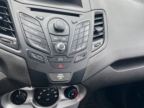 Used 2014 Ford Fiesta SE FWD image 27