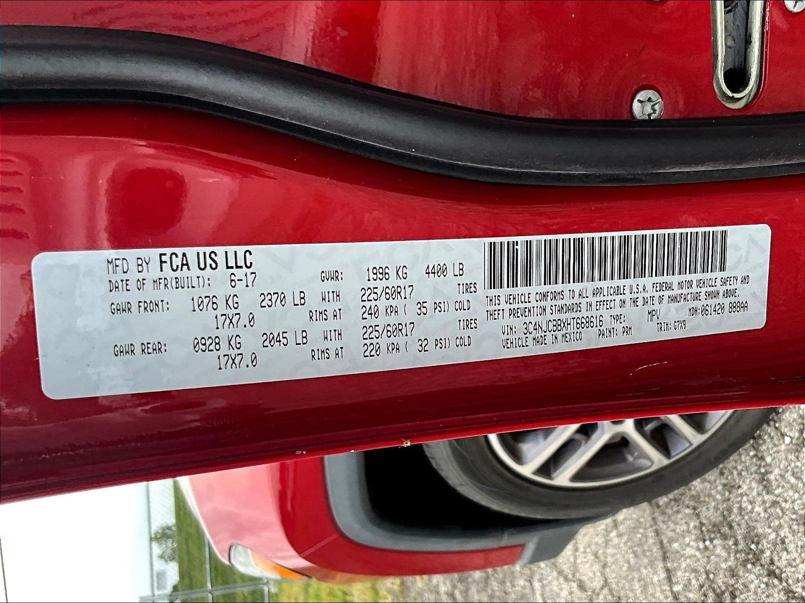 Used 2017 Jeep Compass Latitude w/ Popular Equipment Group FWD image 19