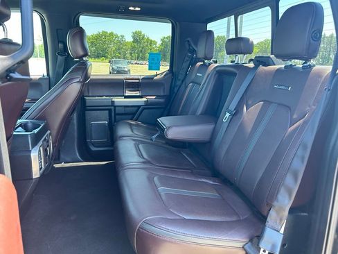 Used 2015 Ford F150 Platinum w/ Equipment Group 701A Luxury RWD image 16