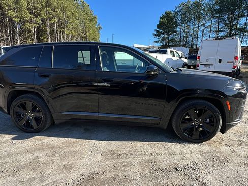 Used 2024 Jeep Wagoneer Launch Edition image 7