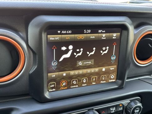 Used 2023 Jeep Gladiator Mojave w/ Cold Weather Group image 13