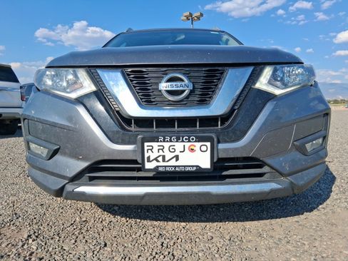 Used 2017 Nissan Rogue SV w/ SV Premium Package AWD/4WD image 5