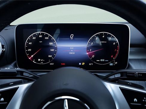 Used 2022 Mercedes-Benz C 300 4MATIC Sedan image 31