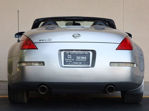 Used 2004 Nissan 350Z Touring RWD image 11