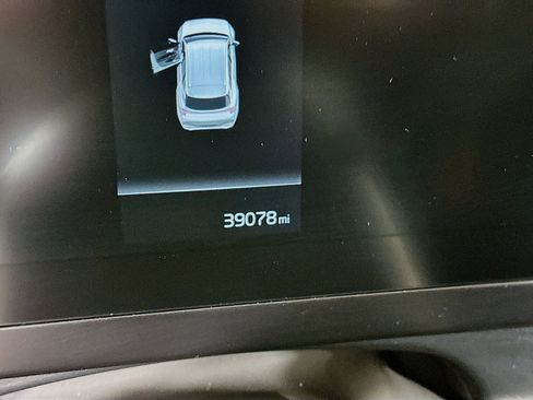 Used 2025 Kia Sportage LX image 19