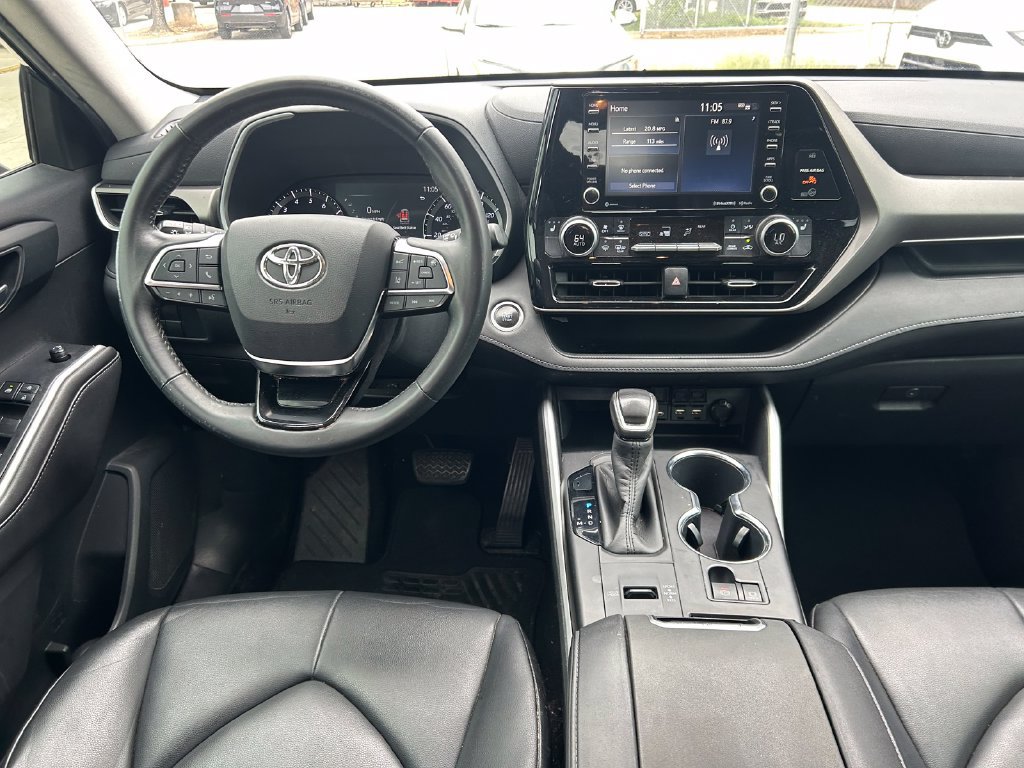Used 2020 Toyota Highlander XLE FWD image 18