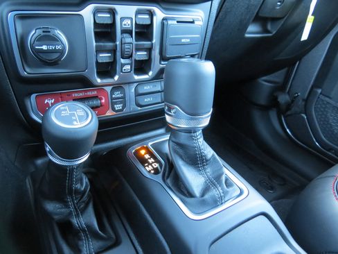 New 2026 Jeep Wrangler Unlimited Rubicon image 27