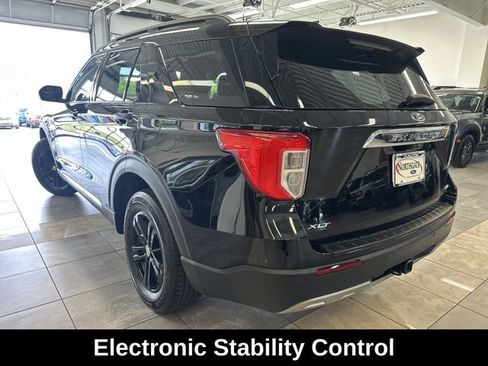 Used 2023 Ford Explorer XLT w/ Equipment Group 202A AWD/4WD image 16
