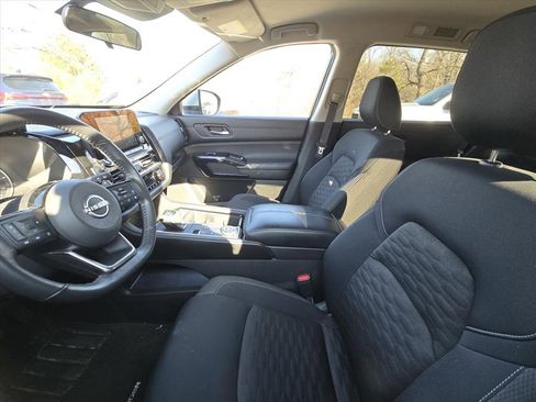 Used 2022 Nissan Pathfinder SV w/ SV Black Package image 6