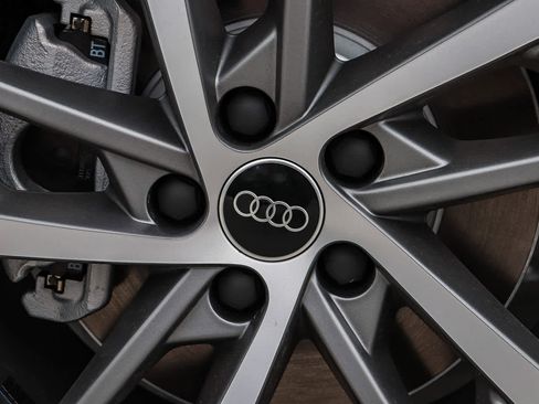 New 2025 Audi Q3 2.0T Premium image 15