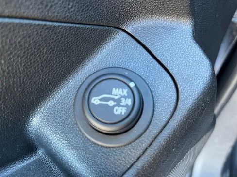 Used 2023 GMC Terrain AT4 image 12