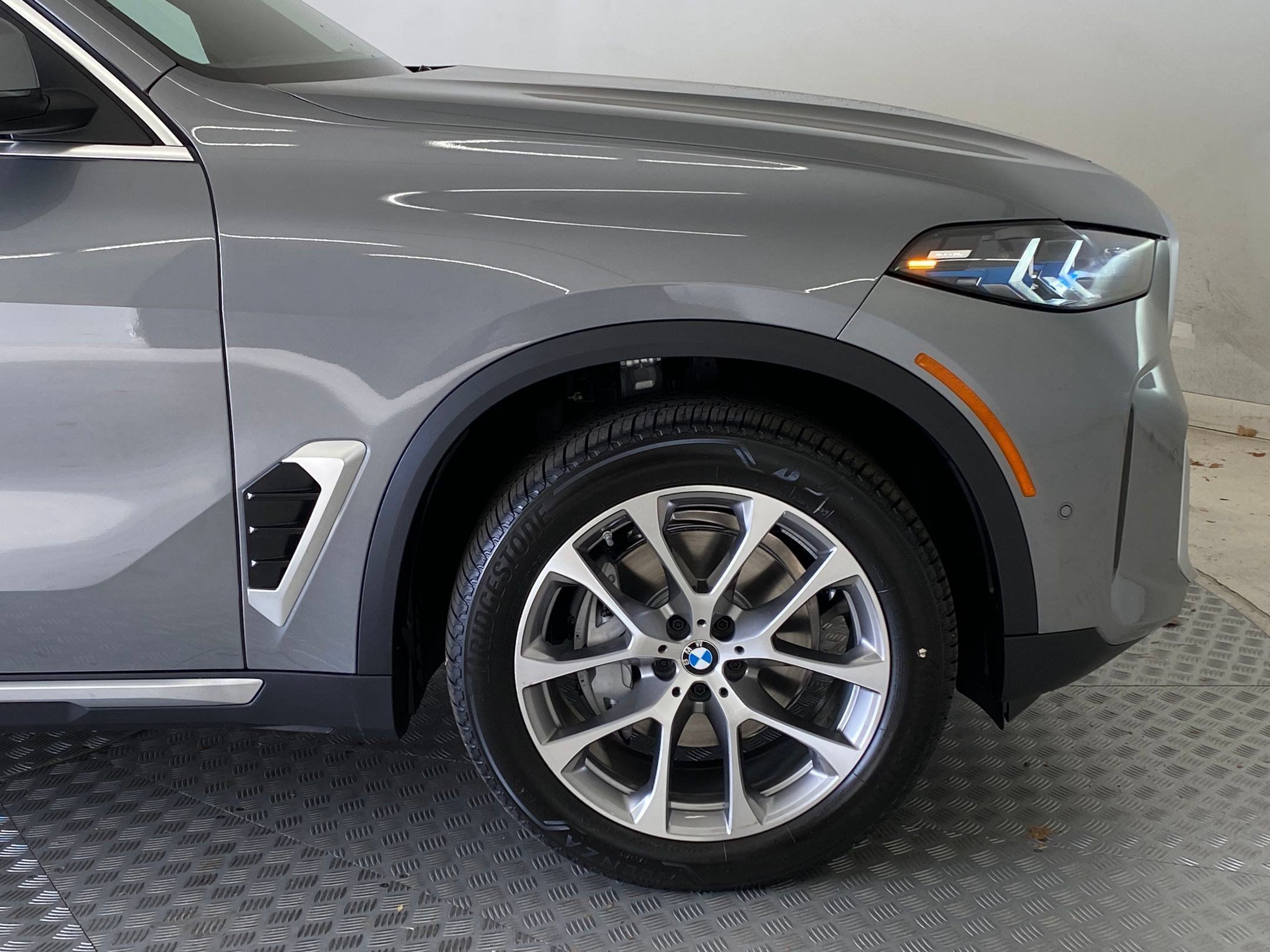 Used 2026 BMW X5 xDrive40i w/ Climate Comfort Package AWD/4WD image 11