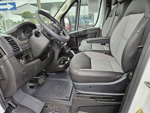 Used 2025 RAM ProMaster 2500 FWD image 18