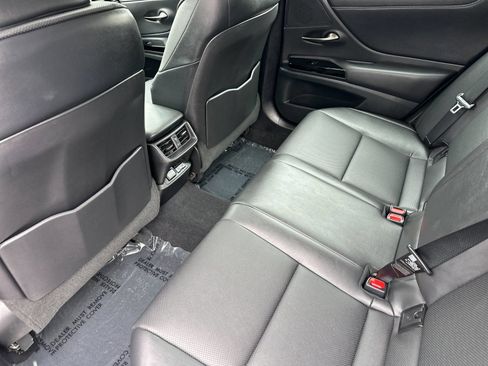 Used 2022 Lexus ES 300h w/ Premium Package FWD image 13