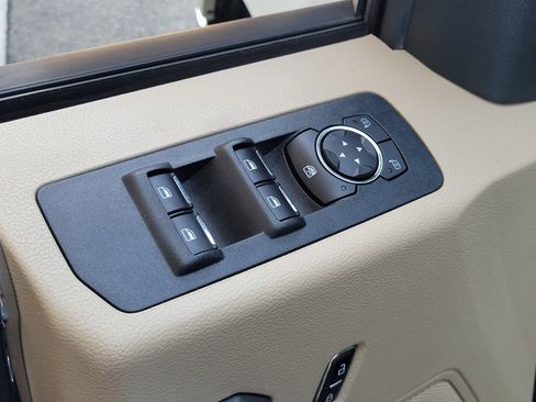 Used 2018 Ford F150 XLT w/ Equipment Group 301A Mid AWD/4WD image 17