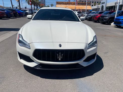 Used 2022 Maserati Quattroporte Modena Q4 AWD/4WD image 2