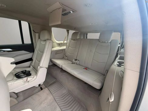 Used 2019 Cadillac Escalade ESV Luxury AWD/4WD image 50