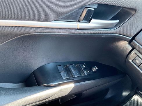 Used 2025 Toyota Camry LE FWD image 33