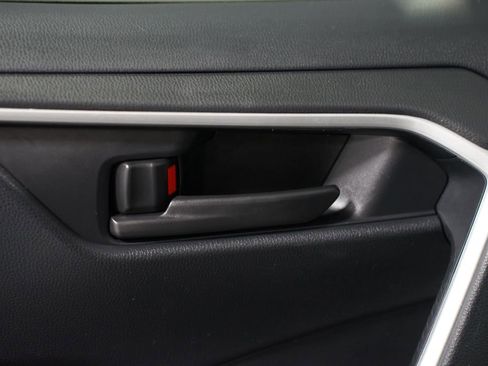 Certified 2022 Toyota RAV4 LE image 29