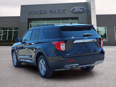 Used 2024 Ford Explorer XLT w/ Equipment Group 202A AWD/4WD image 5