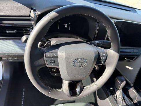 Certified 2025 Toyota Camry SE w/ Convenience Package image 16