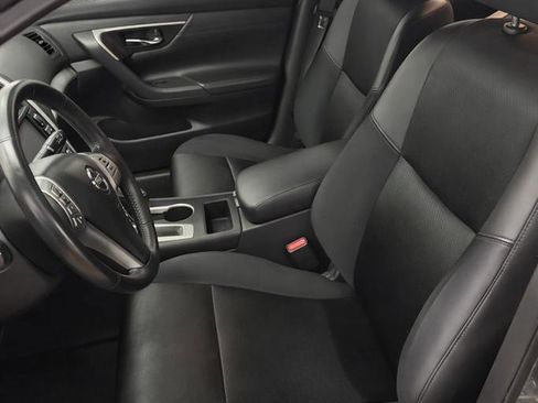 Used 2017 Nissan Altima 2.5 SR w/ Midnight Edition Package image 4