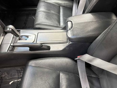 Used 2011 Honda Crosstour EX-L image 23