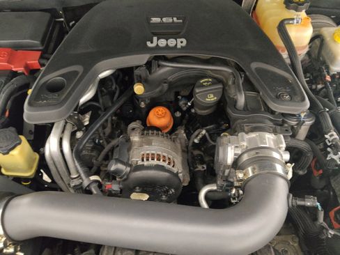 Used 2018 Jeep Wrangler Unlimited Sport S AWD/4WD image 30