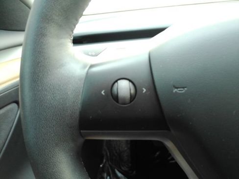 Used 2023 Tesla Model 3 Standard Range RWD image 35
