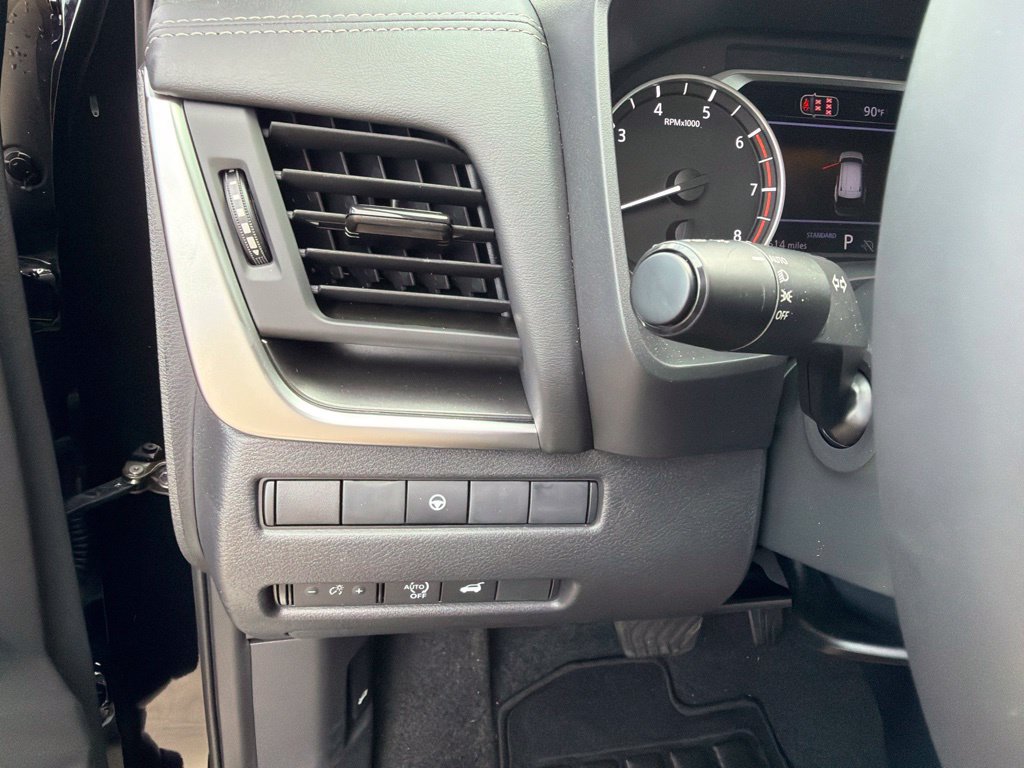 Used 2026 Nissan Rogue Dark Armor FWD image 28