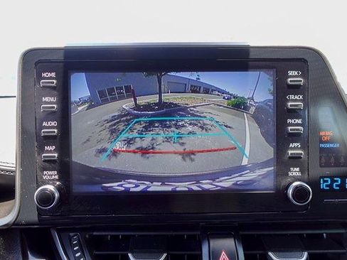 Used 2019 Toyota C-HR XLE FWD image 21
